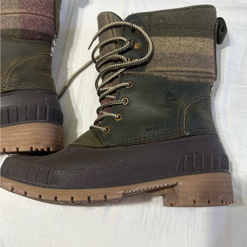 Kamik Black and Tan Insulated Boots